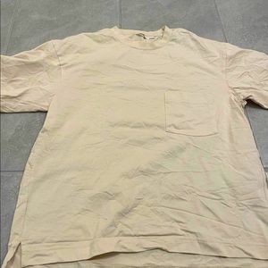 uniqlo t-shirt
